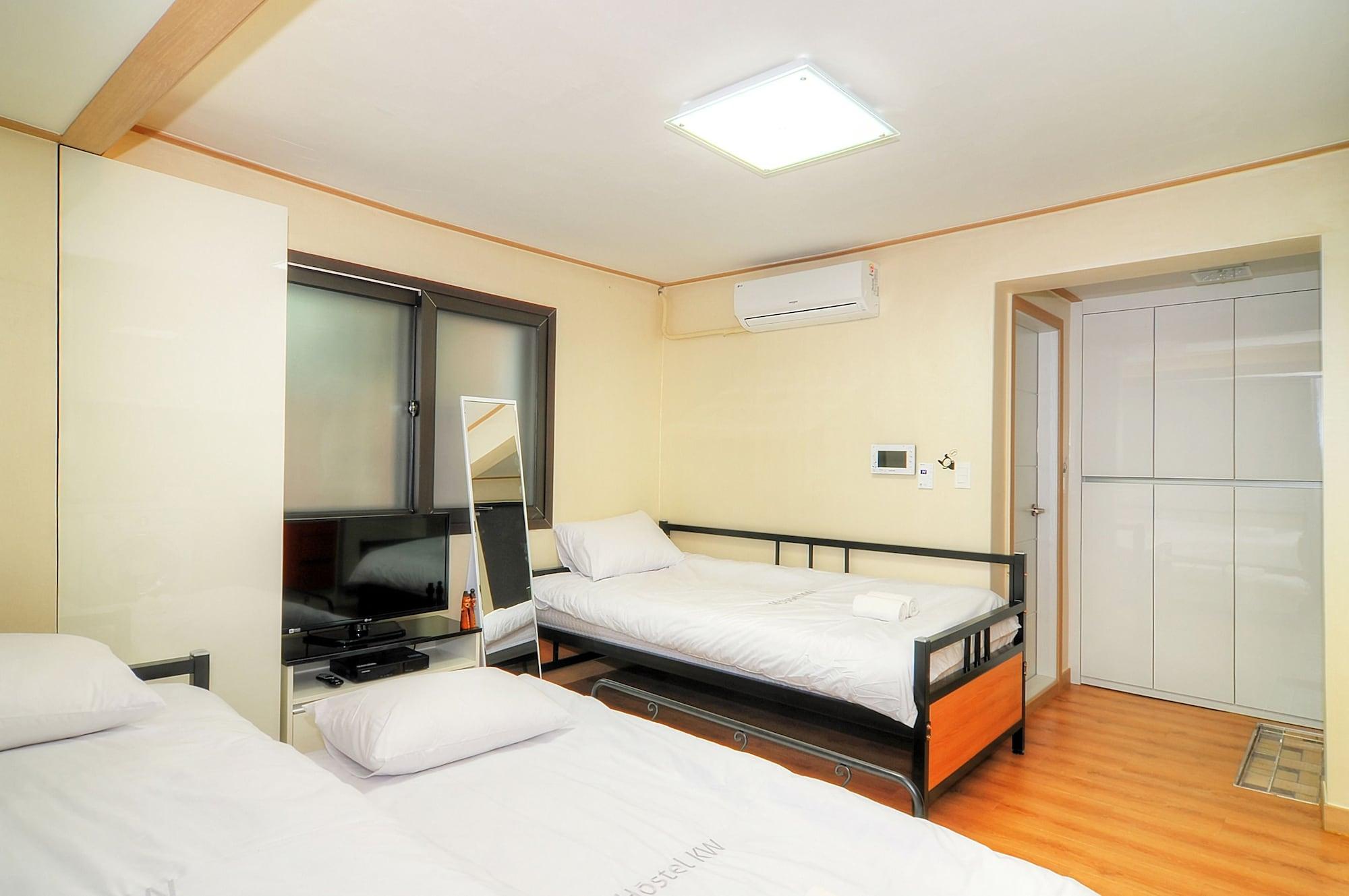 Hostel KW Sinsa Seoul Exterior foto