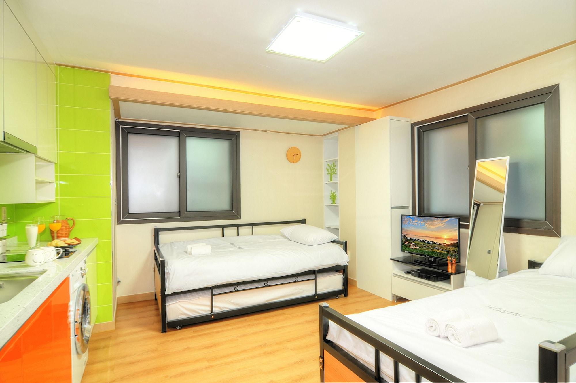 Hostel KW Sinsa Seoul Exterior foto
