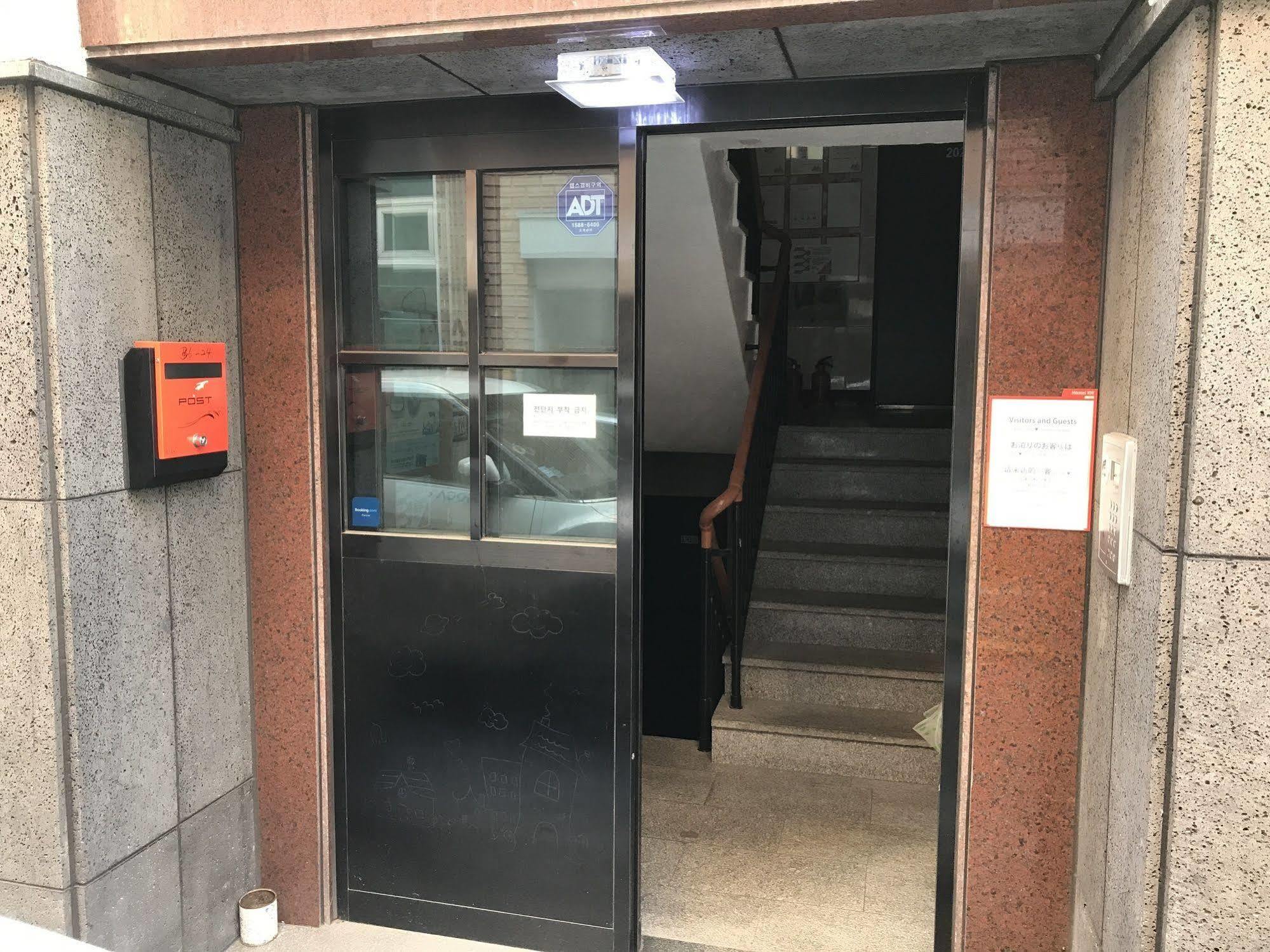 Hostel KW Sinsa Seoul Exterior foto